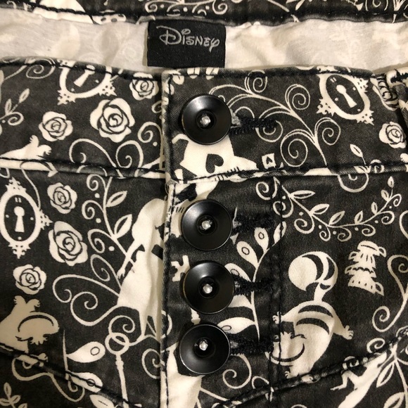 Disney Shorts Size 3 - Picture 4 of 9